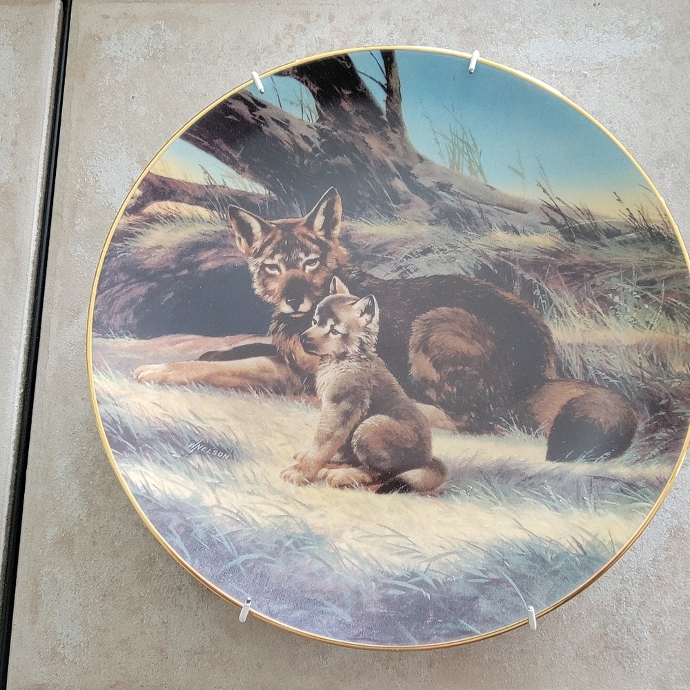 Plate The Red Wolf